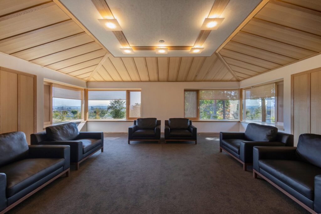 P0809_210828_1810_応接室